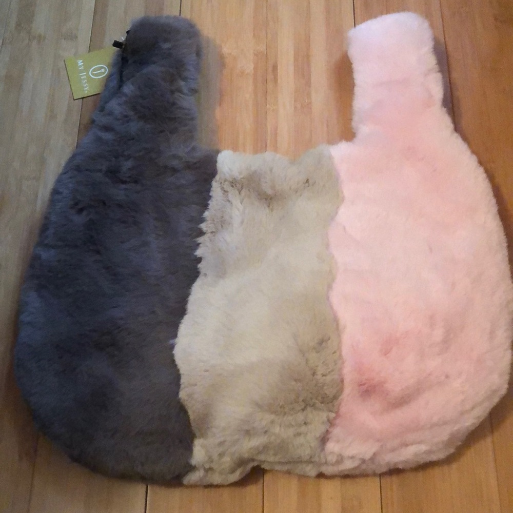 Faux Fur Bag - Picture 5 of 5